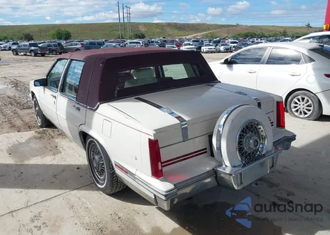 1988 Cadillac Deville из США, поврежденный, VIN 1G6CD5154J4297778